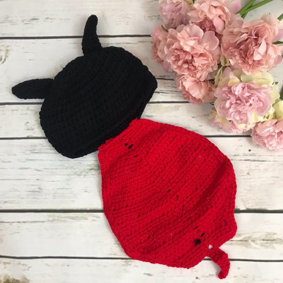 Newborn Baby Crochet Ladybug Outfit Photo Prop - Picture 6 of 16